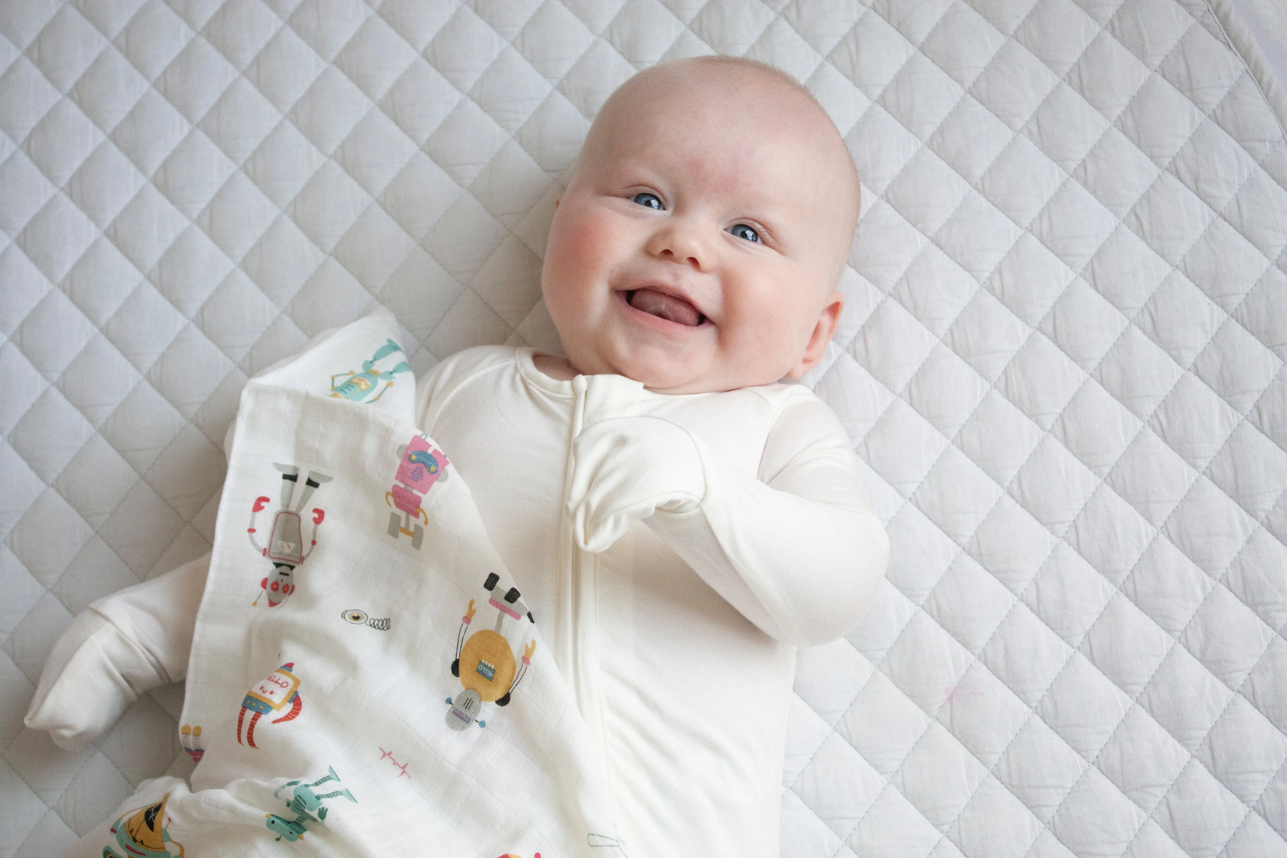Anvi Baby Organic Zipper Romper- Daisy White