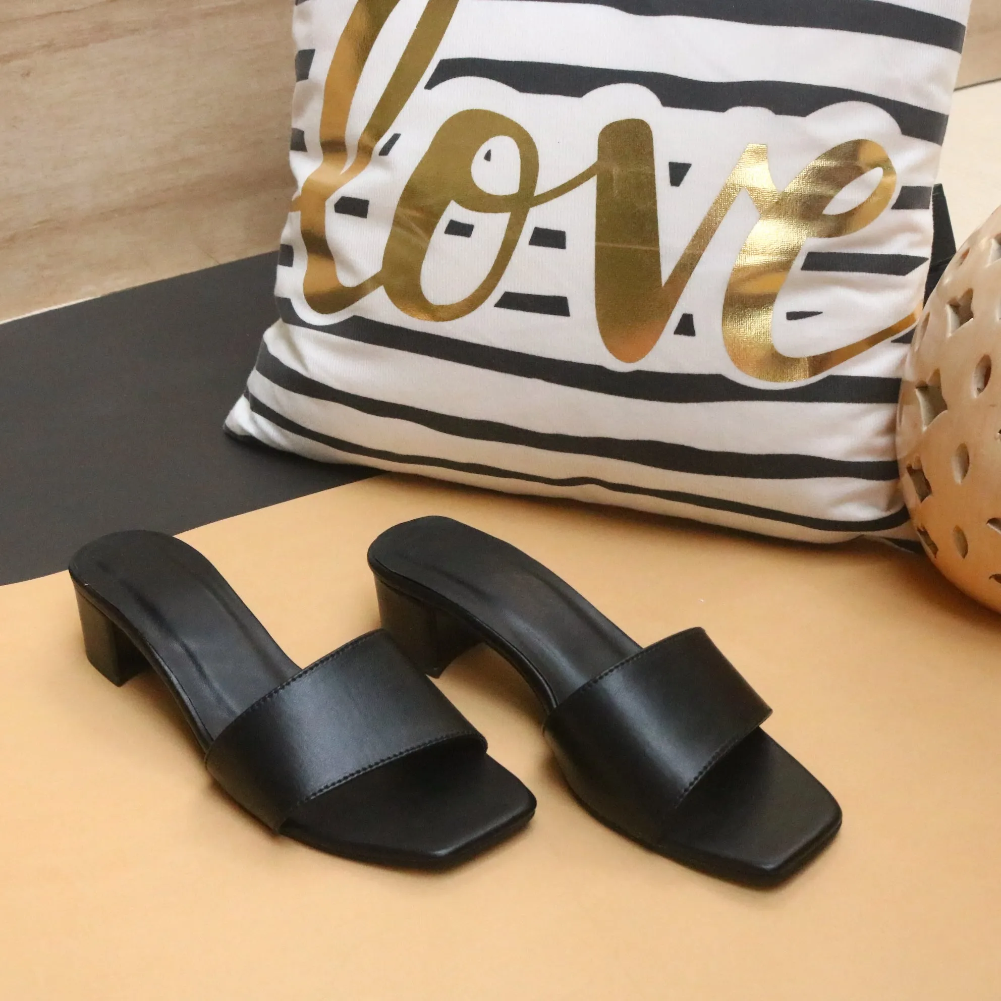 Curvy T-Shaped Slide