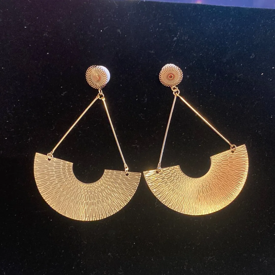 DUETS Chunky Gold Lightweight Earrings