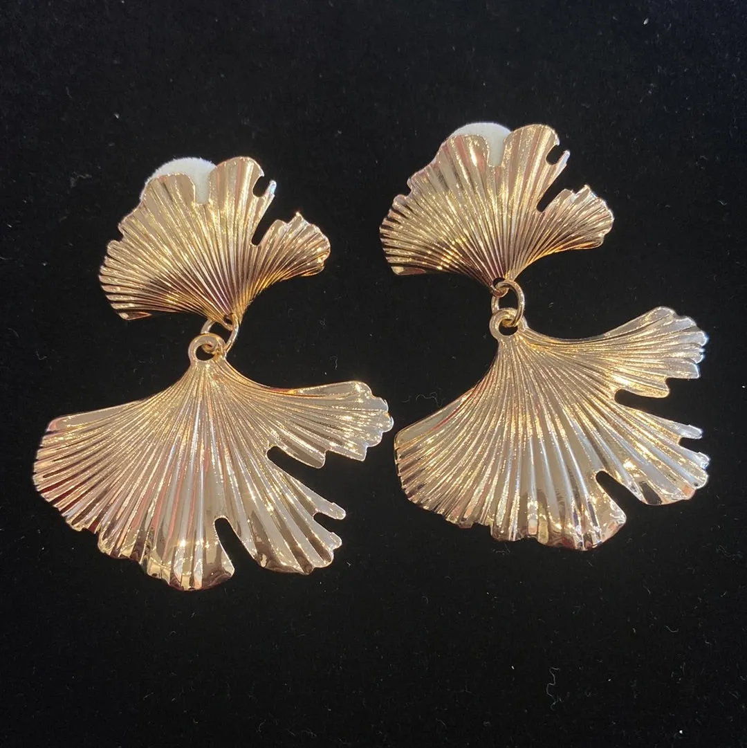 DUETS Chunky Gold Lightweight Earrings