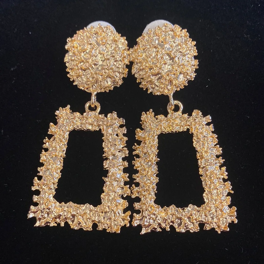 DUETS Chunky Gold Lightweight Earrings
