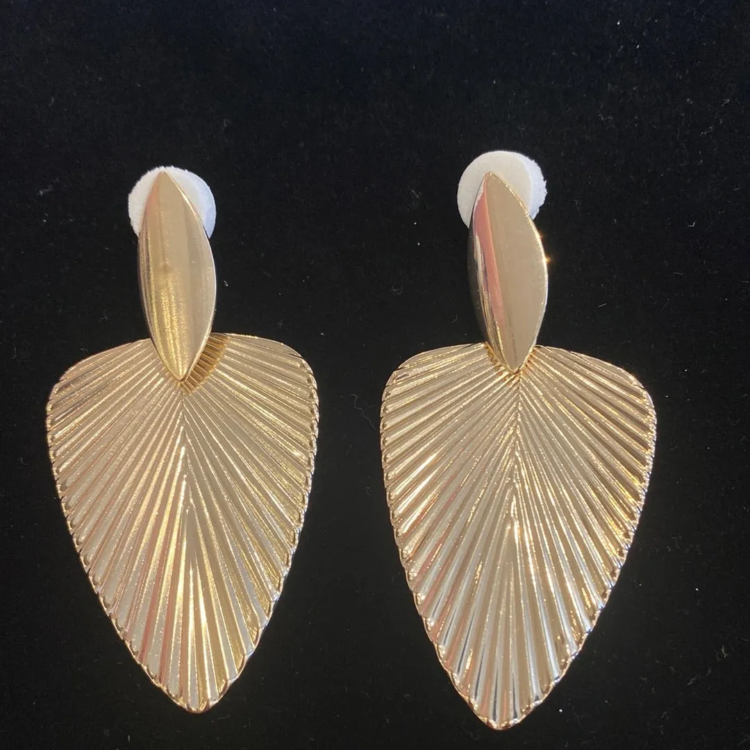 DUETS Chunky Gold Lightweight Earrings