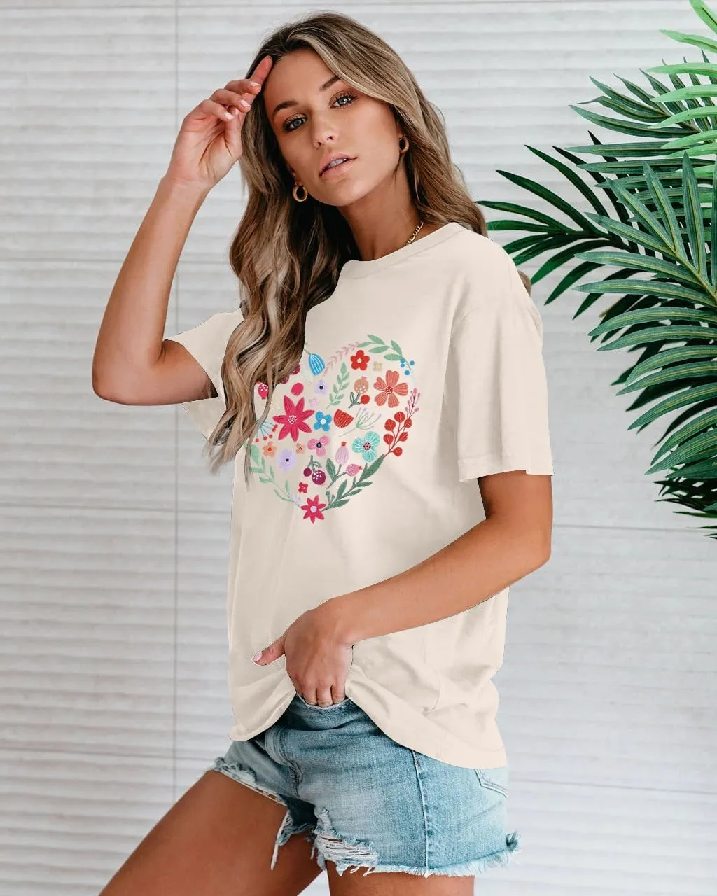 DUTUT Women Vintage Wildflower Shirt Floral Heart Graphic Shirts Boho Flower Tees Botanical Plant Short Sleeve Tops