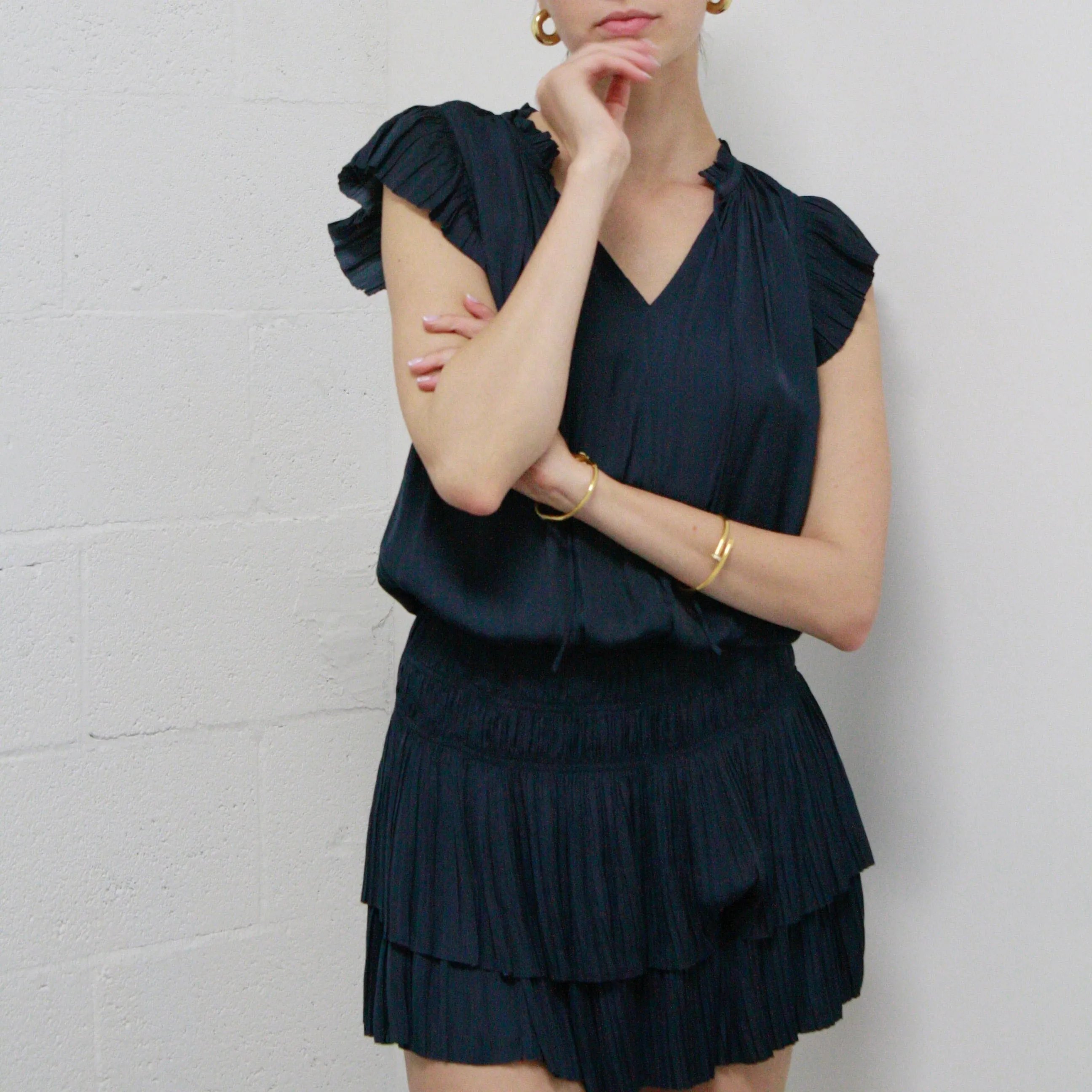 Haya Pleated Skirt & Slv Neck Tie Midi Dress