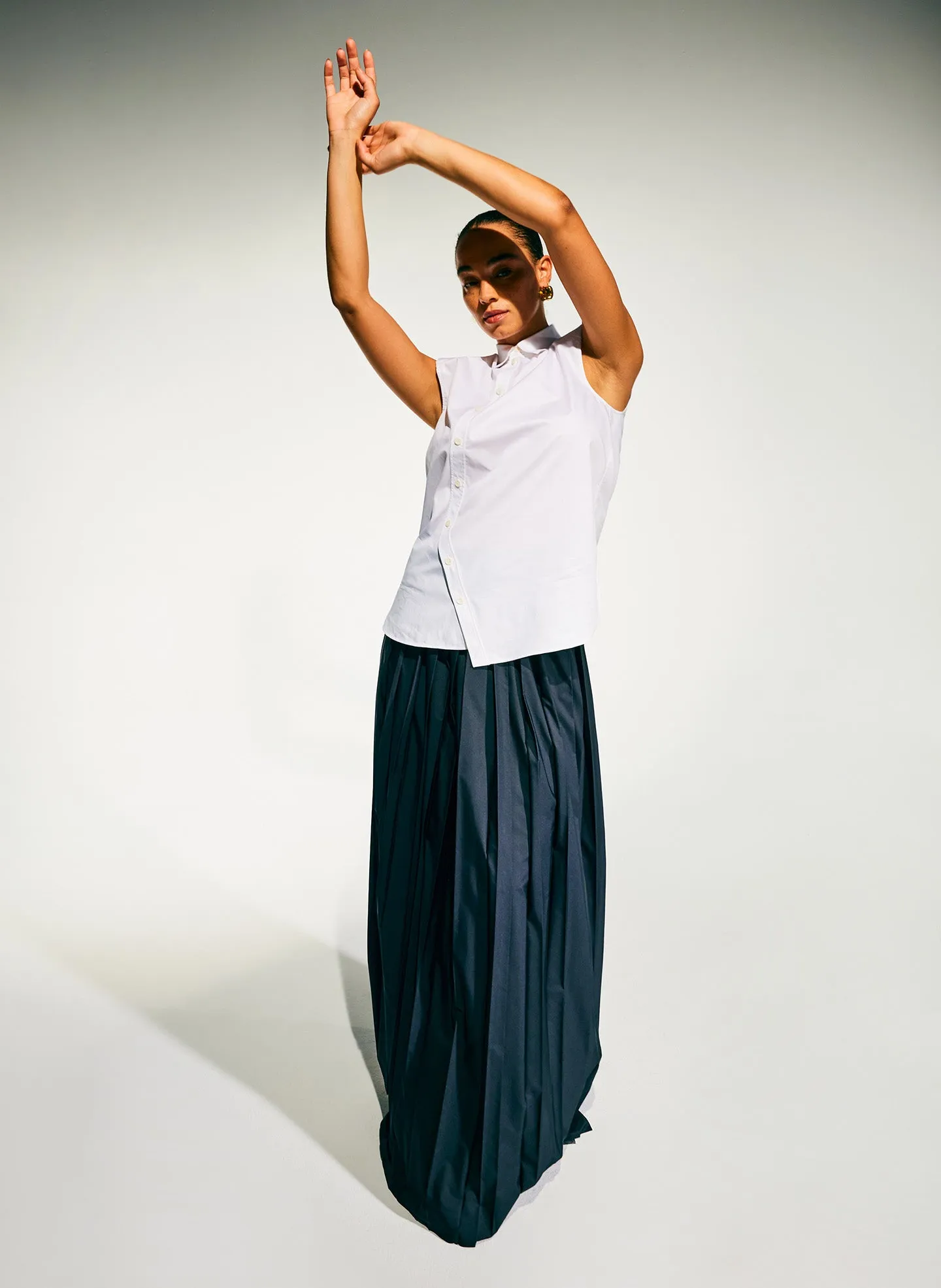 Italian Sporty Nylon Pleated Pull On Maxi Skirt