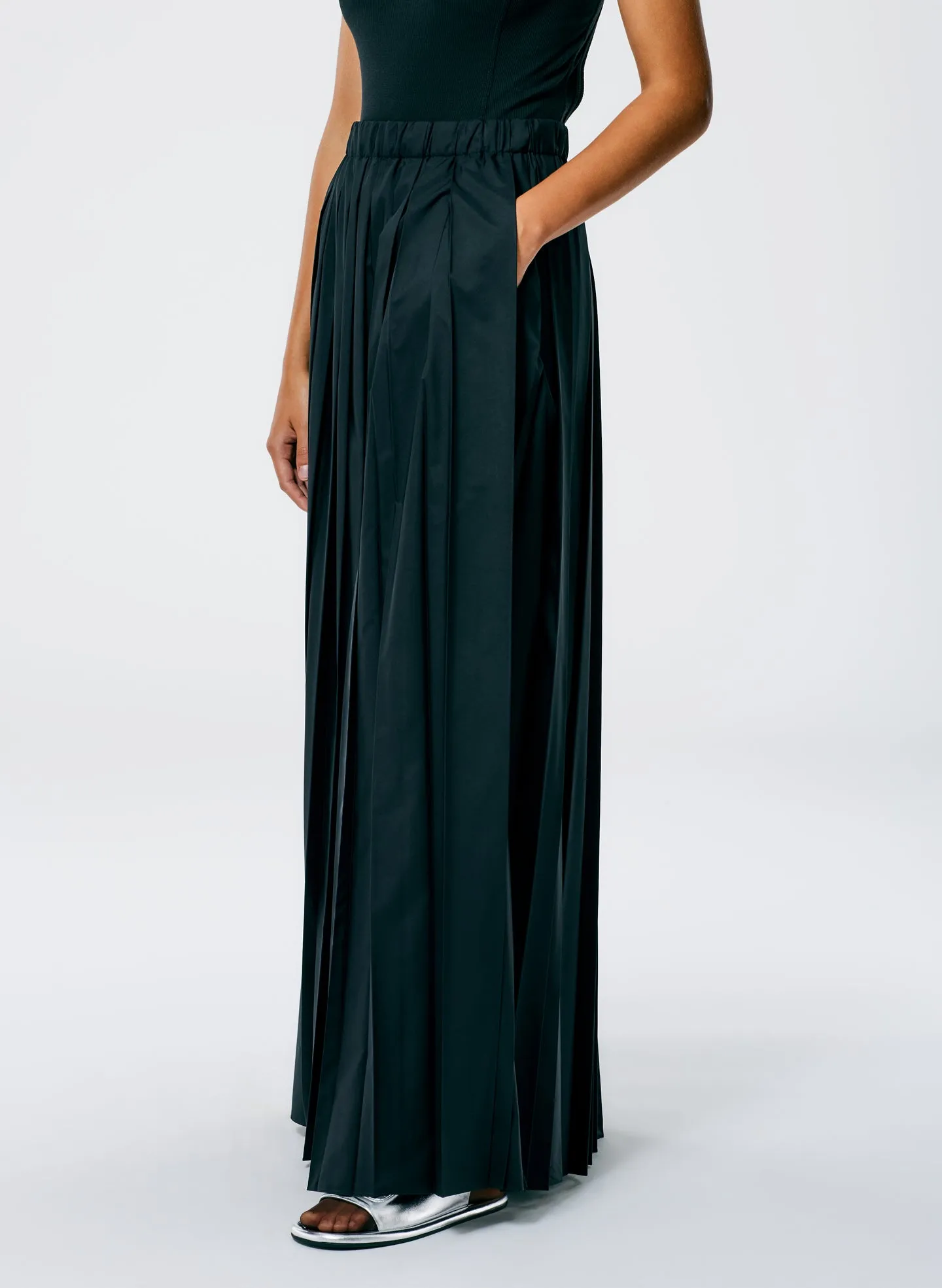 Italian Sporty Nylon Pleated Pull On Maxi Skirt