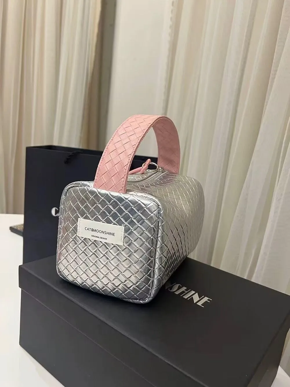 Portable Beauty Cosmetic Pouch Waterproof Toiletries Bag Handbags Convenient Hygiene Travel Makeup Storage Bag Female Wash Bag (Grey)