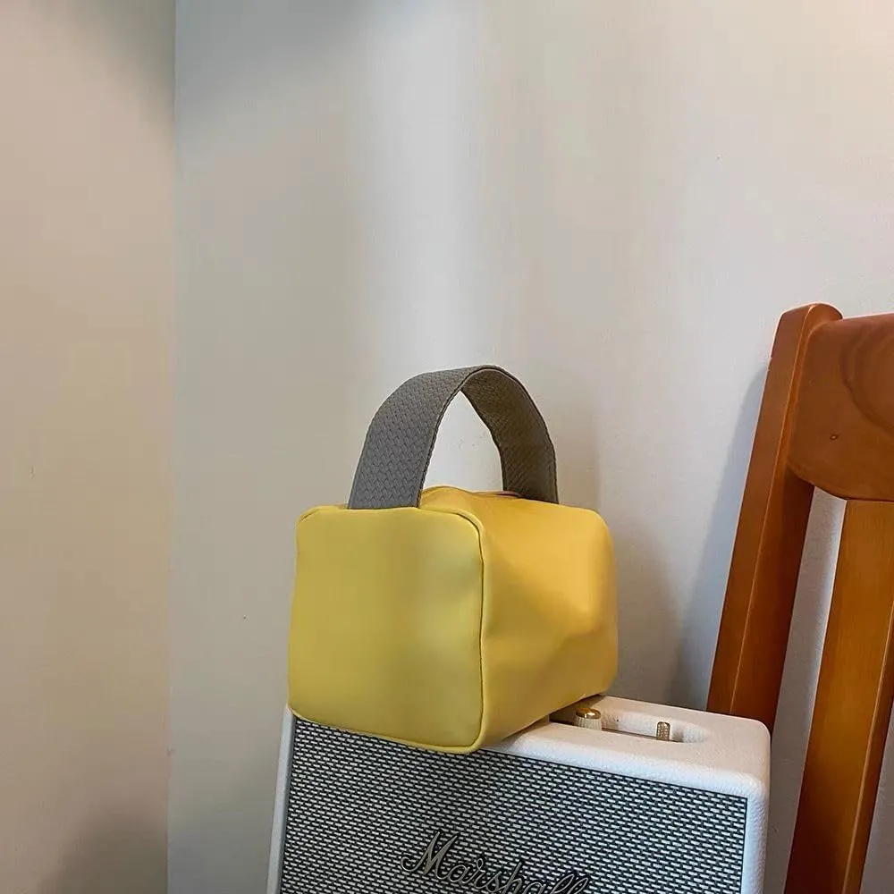 Portable Beauty Cosmetic Pouch Waterproof Toiletries Bag Handbags Convenient Hygiene Travel Makeup Storage Bag Female Wash Bag (Yellow)
