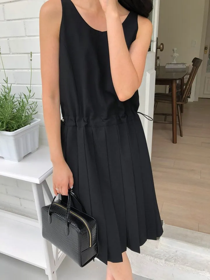 Retro style sleeveless dress