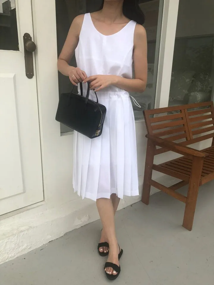 Retro style sleeveless dress
