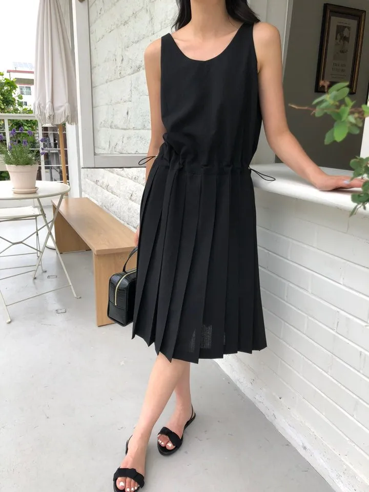 Retro style sleeveless dress