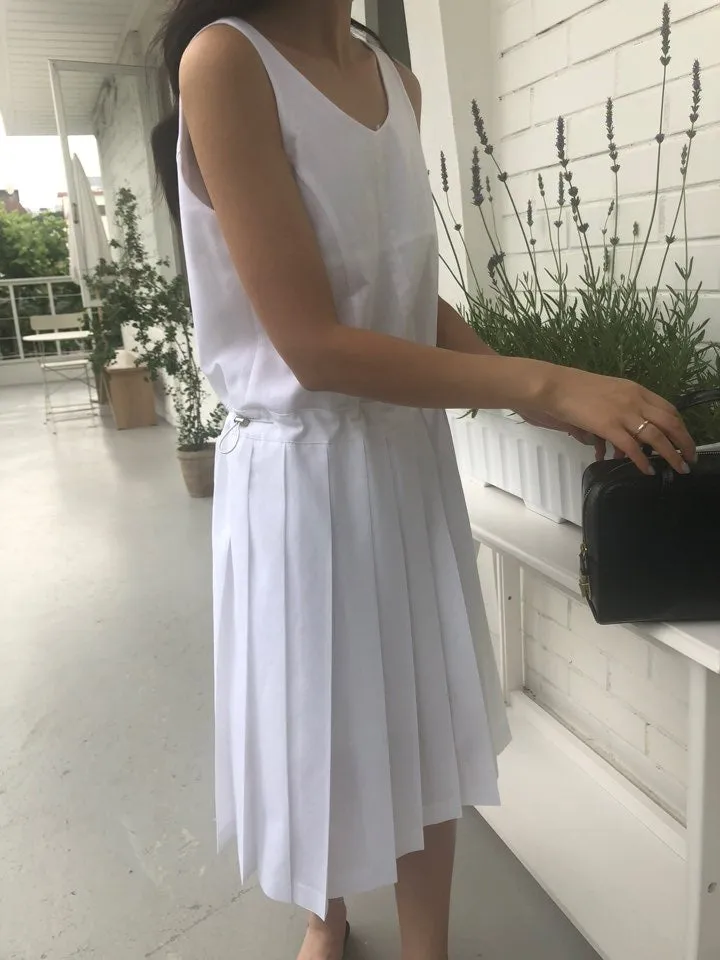 Retro style sleeveless dress