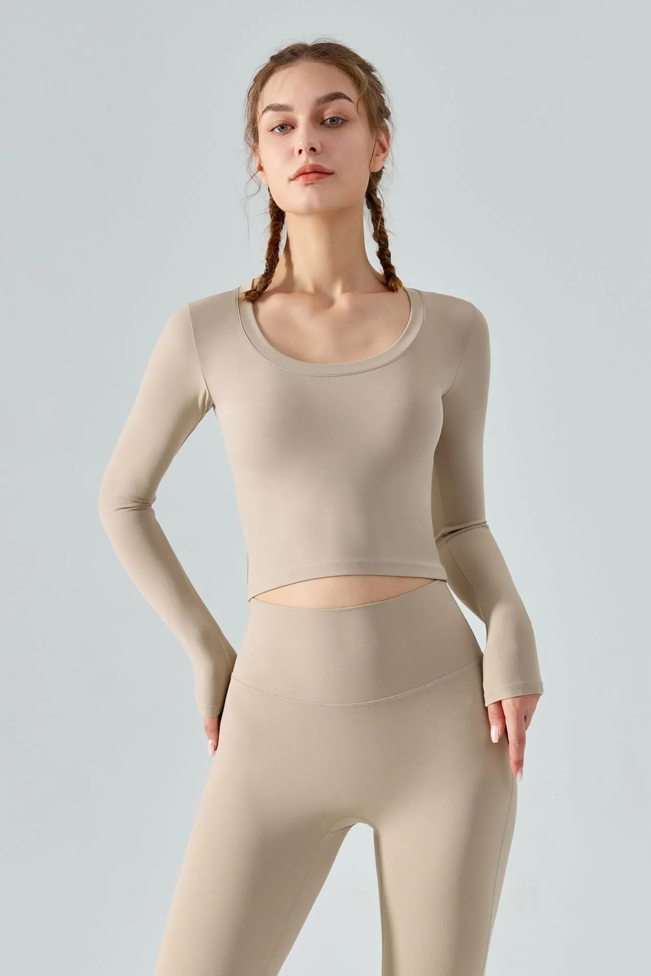 Seamless Scoop Neckline Long Sleeve Crop Top