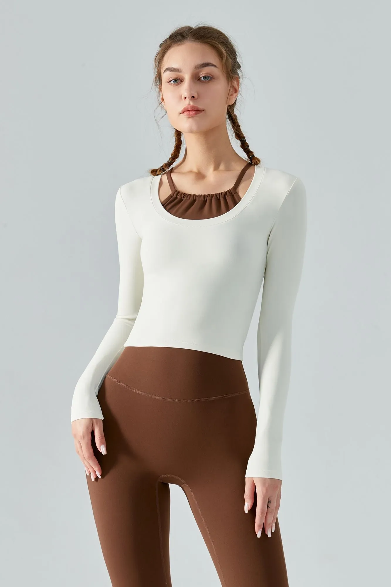 Seamless Scoop Neckline Long Sleeve Crop Top