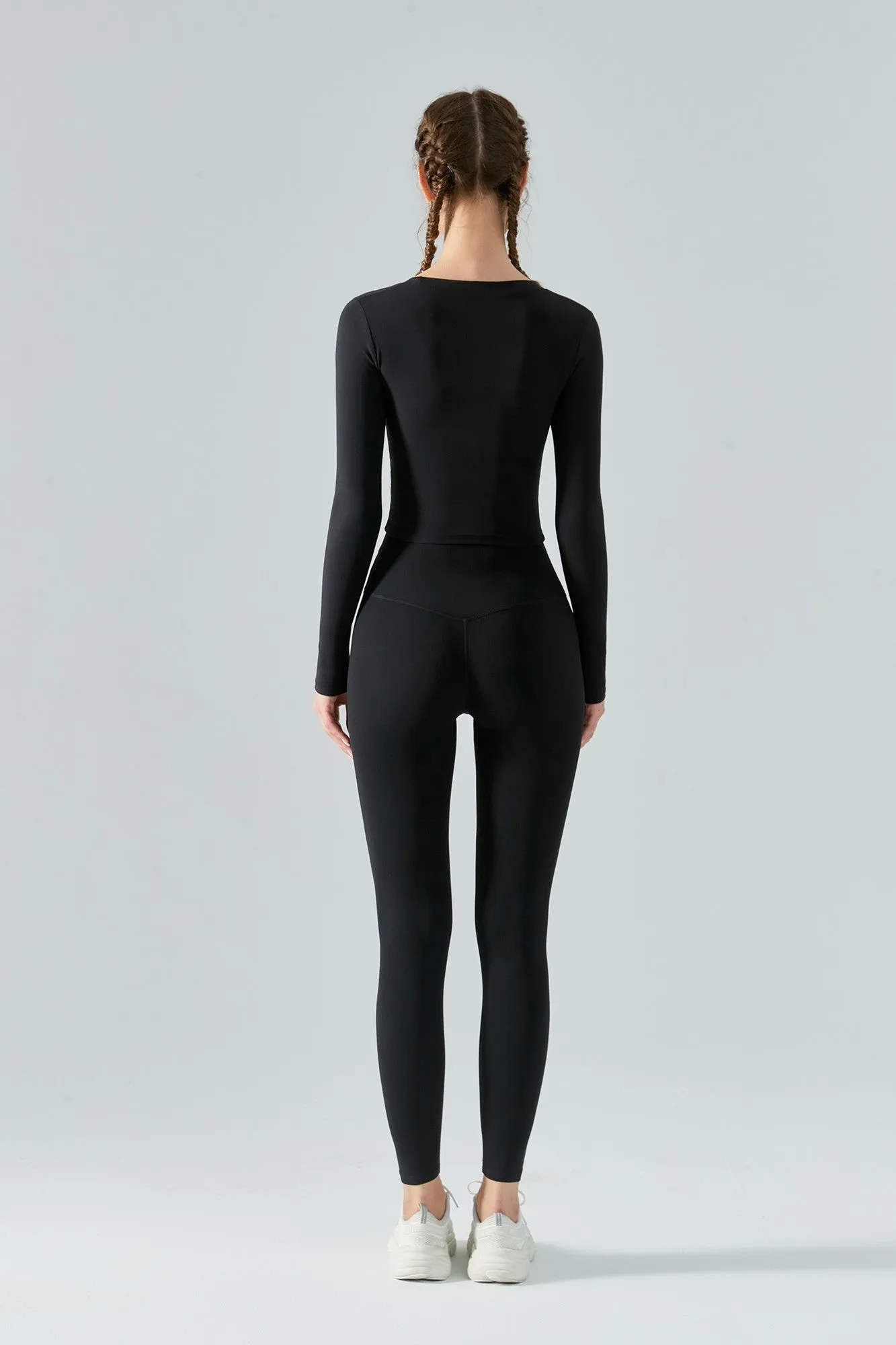 Seamless Scoop Neckline Long Sleeve Crop Top