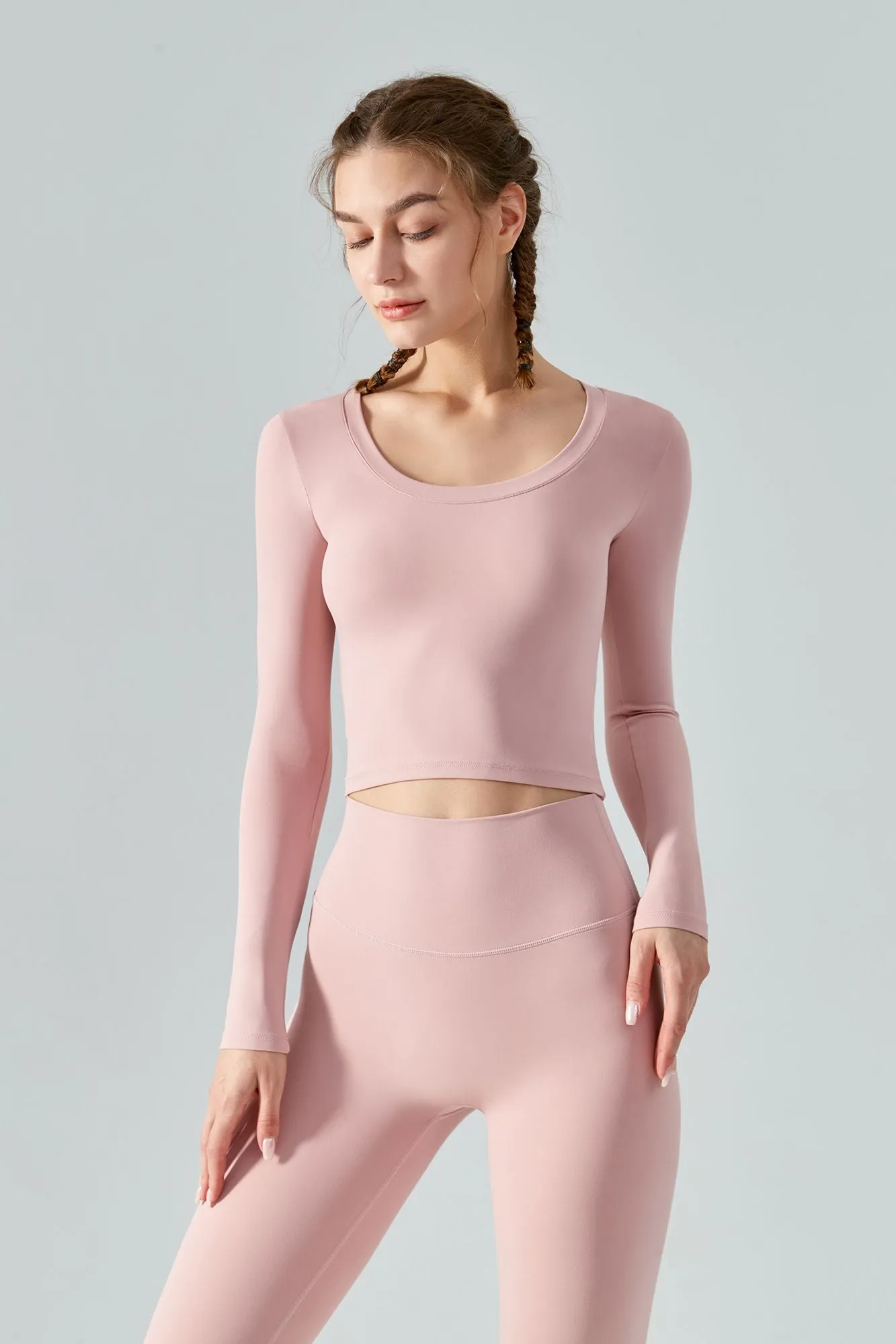 Seamless Scoop Neckline Long Sleeve Crop Top