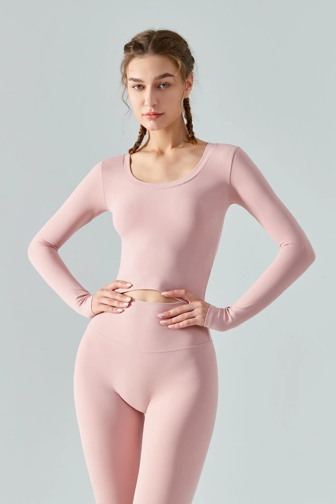 Seamless Scoop Neckline Long Sleeve Crop Top