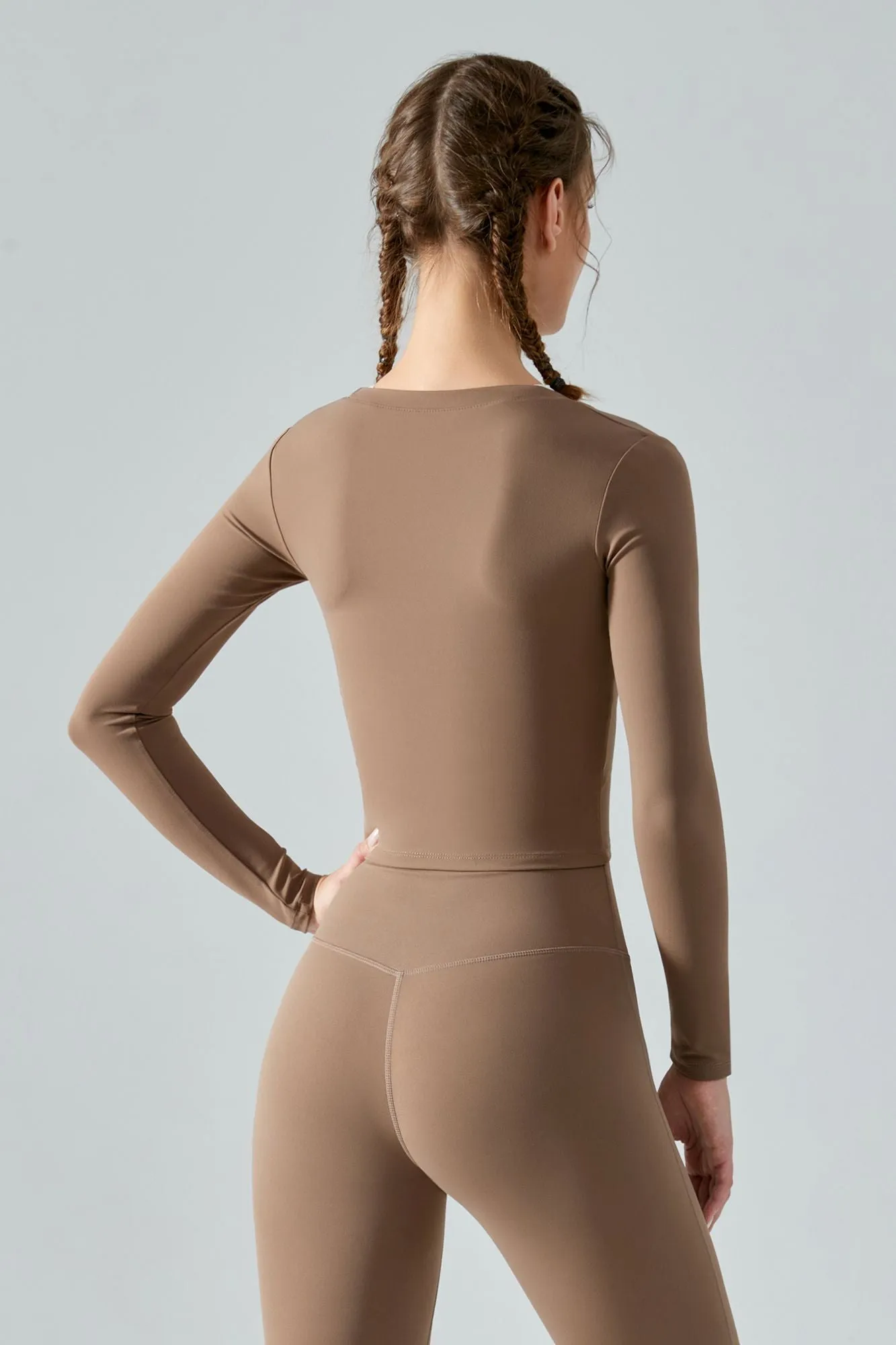 Seamless Scoop Neckline Long Sleeve Crop Top
