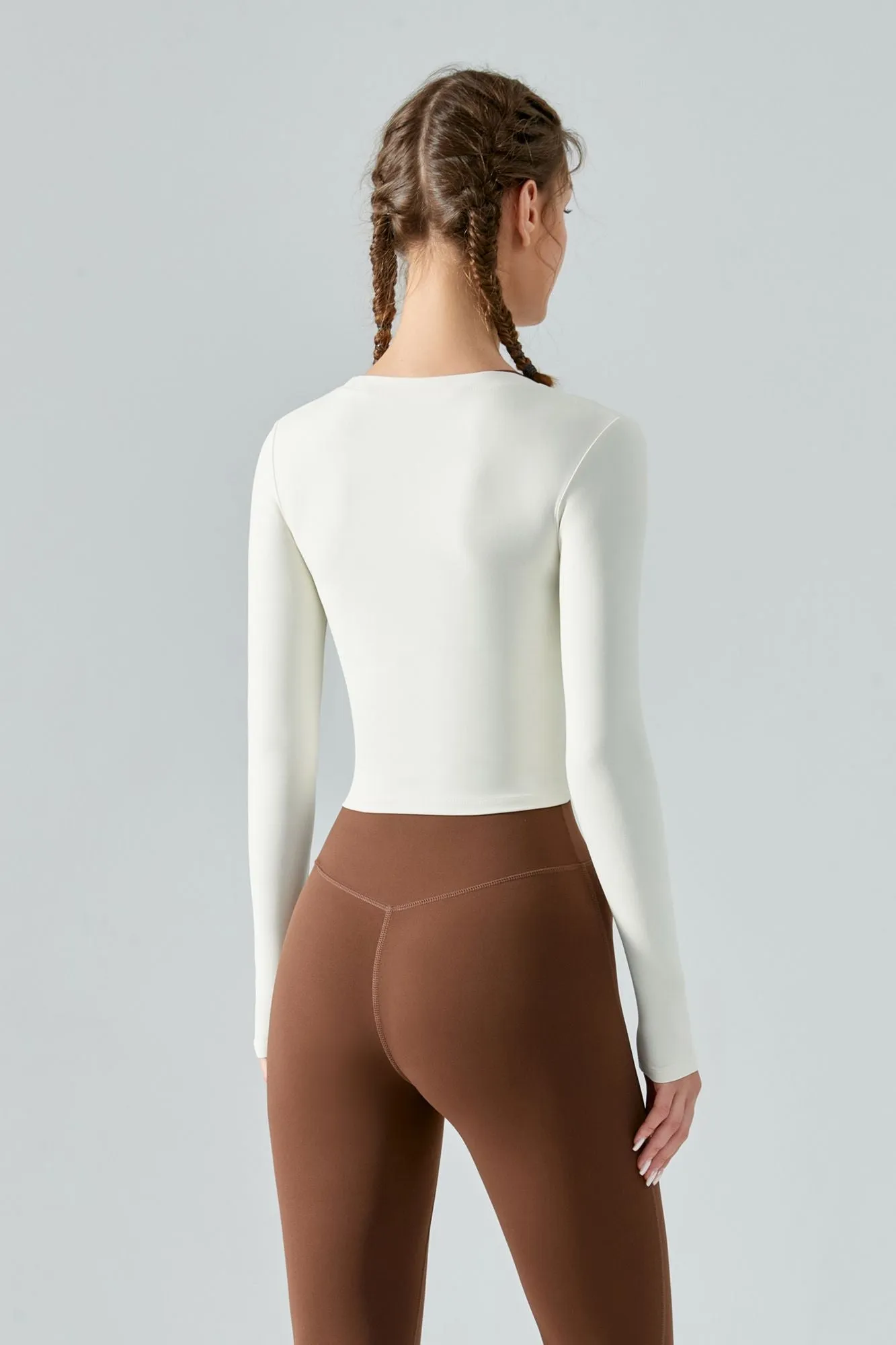 Seamless Scoop Neckline Long Sleeve Crop Top