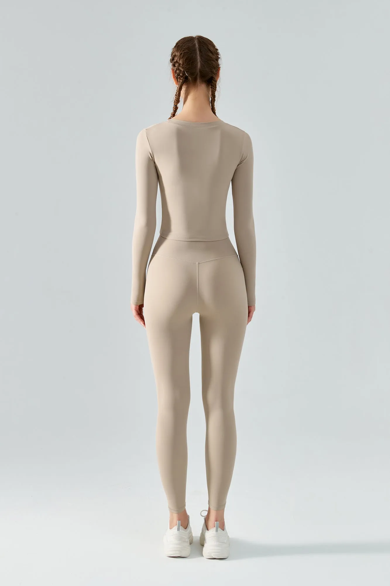 Seamless Scoop Neckline Long Sleeve Crop Top