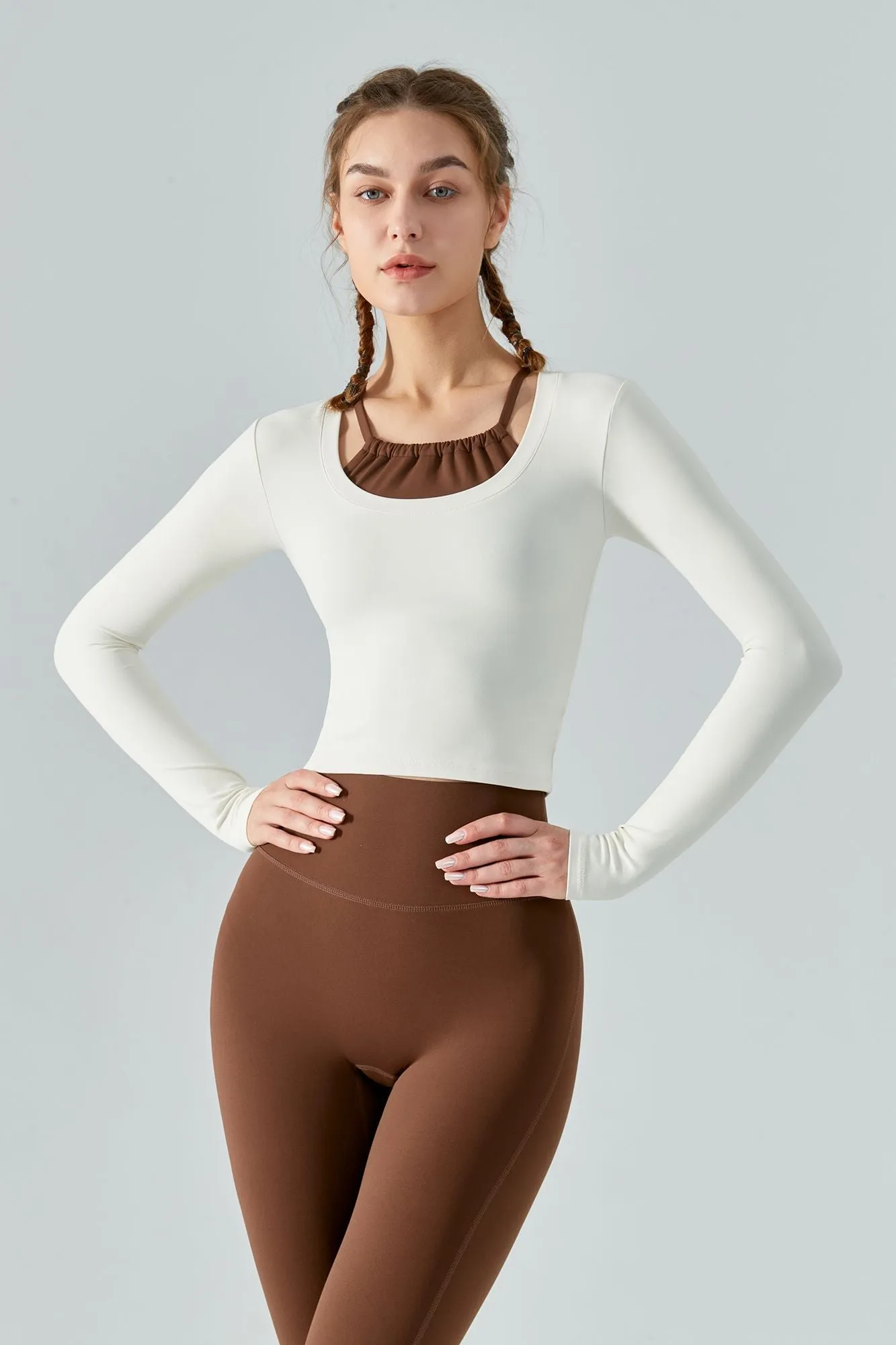 Seamless Scoop Neckline Long Sleeve Crop Top