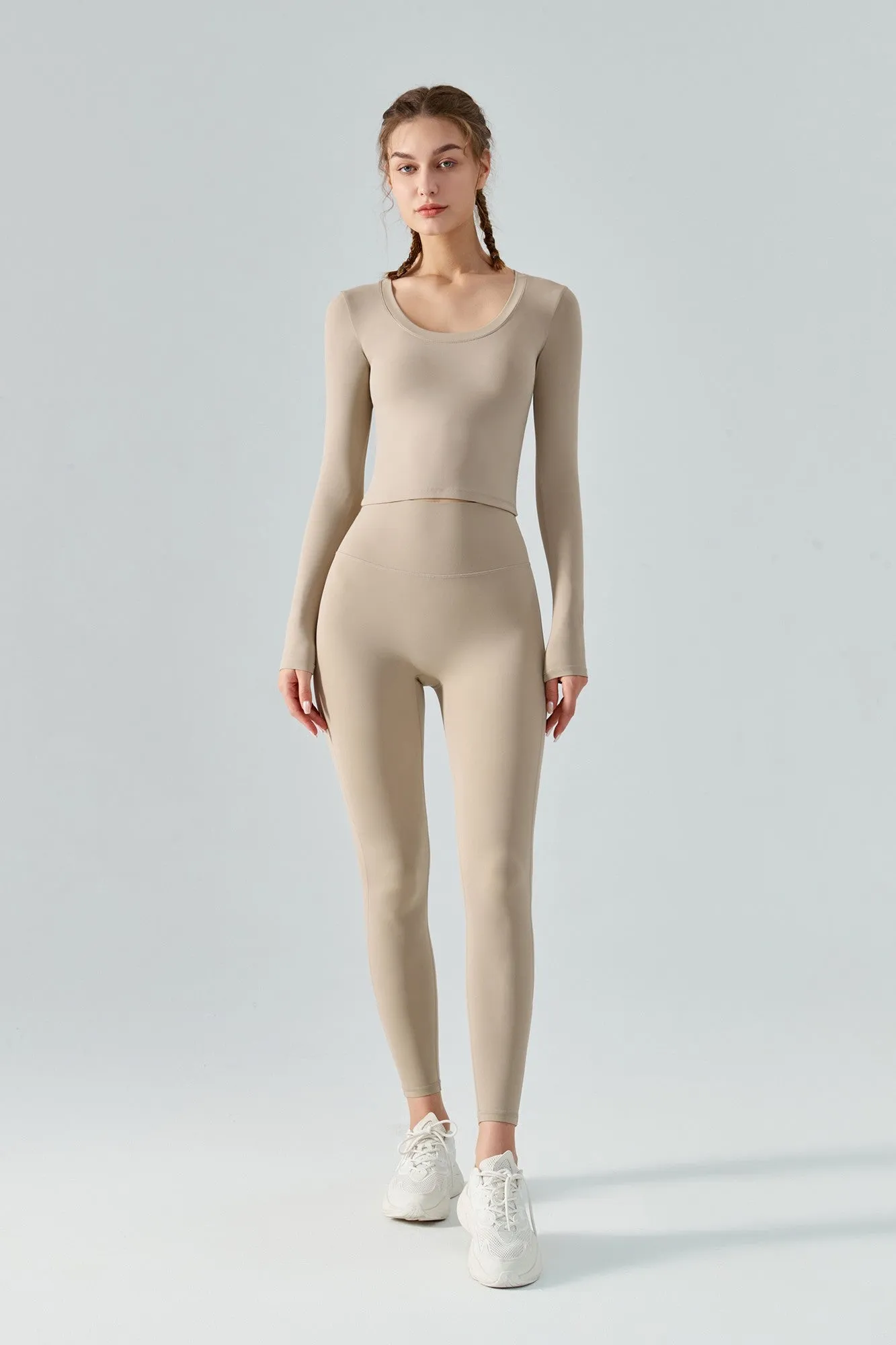 Seamless Scoop Neckline Long Sleeve Crop Top
