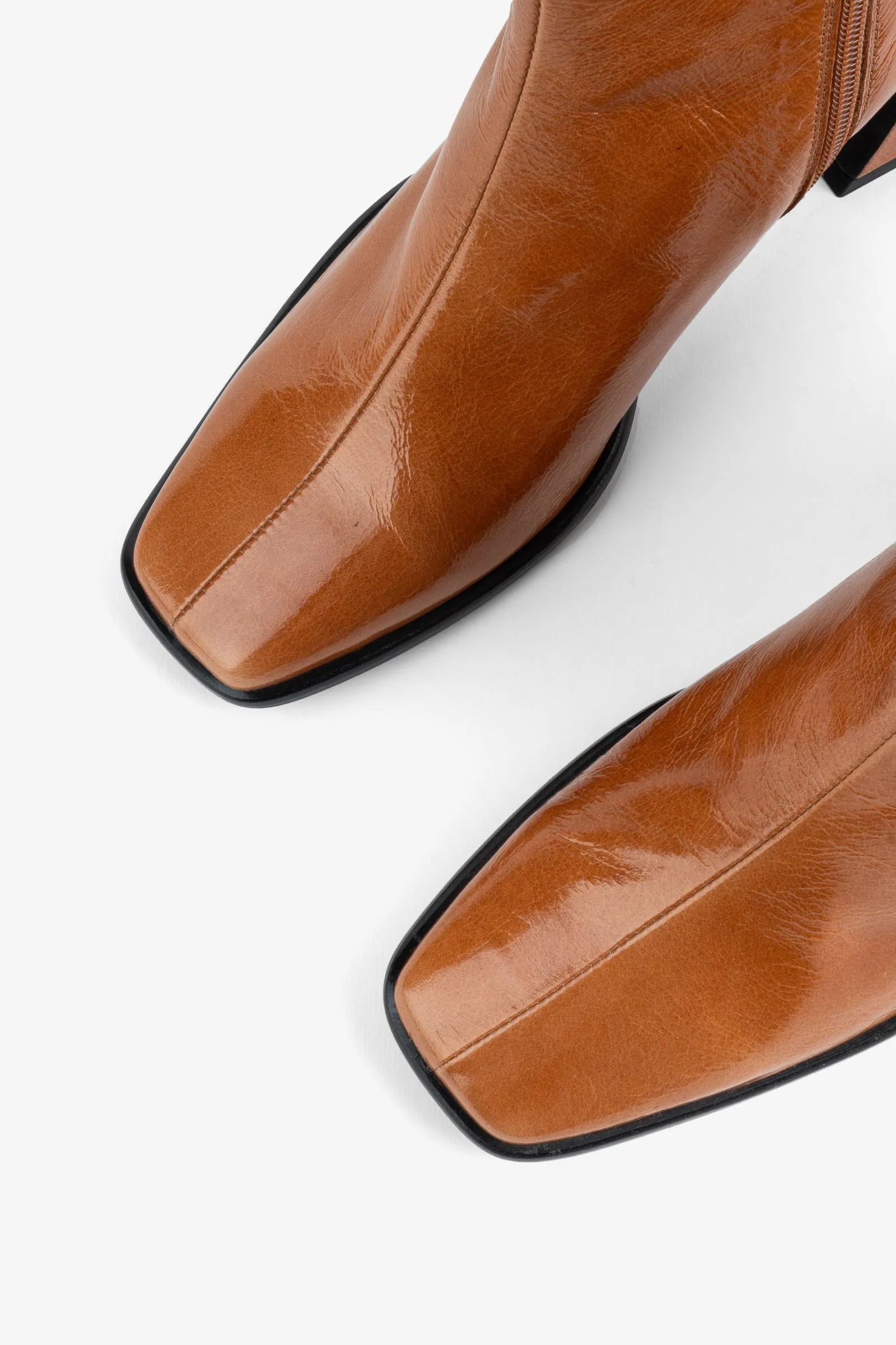 TAFFY PATENT LEATHER HEELED BOOT