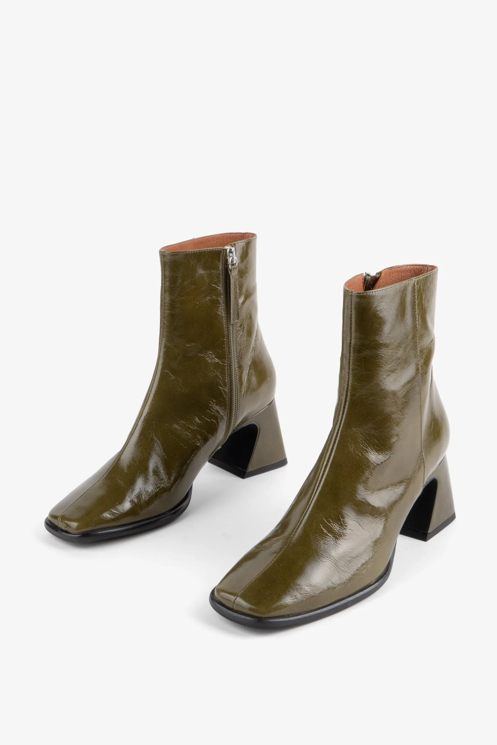 TAFFY PATENT LEATHER HEELED BOOT