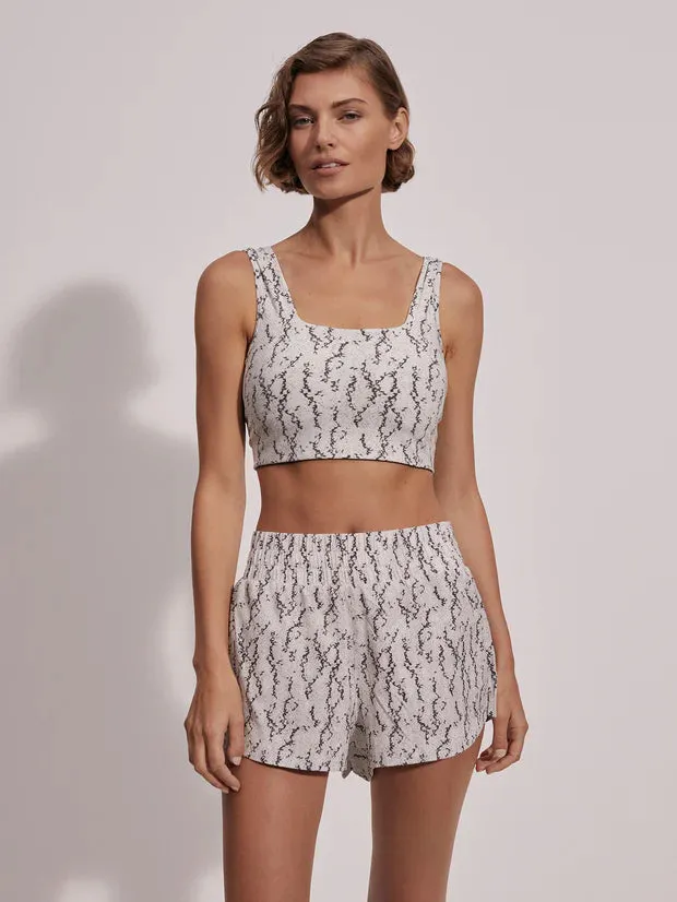 Varley - Kallin Running Short 1.5 in Sand Fragment Snake