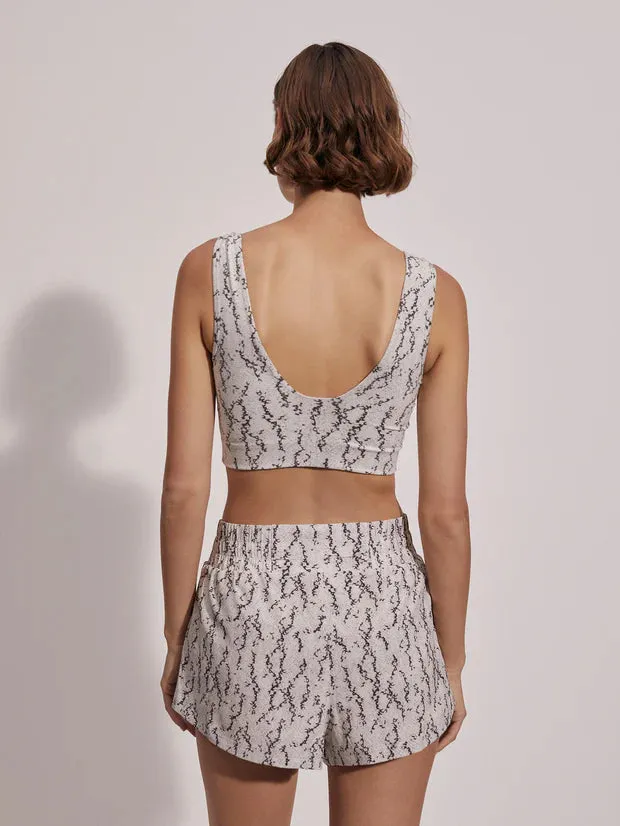 Varley - Kallin Running Short 1.5 in Sand Fragment Snake